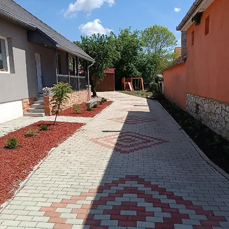 Szintia Vendeghaz Gasthof *